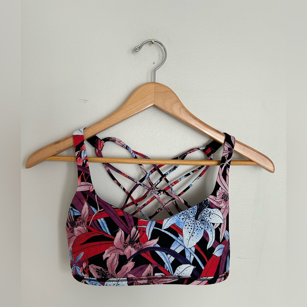 Lululemon free to be zen bra